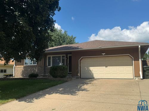 5811 Lorraine Ave, Sioux City, IA, 51106-3910 | Card Image