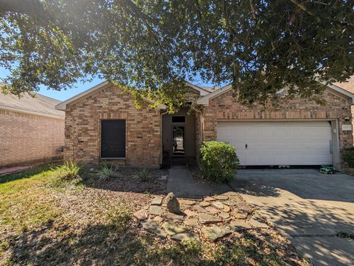 8707 E Highlands Xing, Highlands, TX, 77562-2259 | Card Image