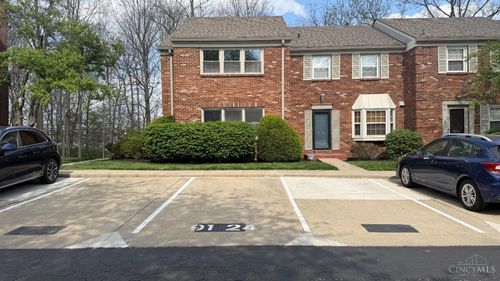 9124 Dominion Cir, Cincinnati, OH, 45249 | Card Image