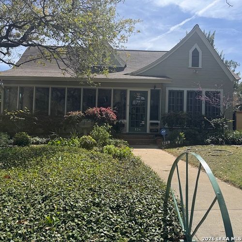 2-126 E Hollywood Ave, San Antonio, TX, 78212-2472 | Card Image