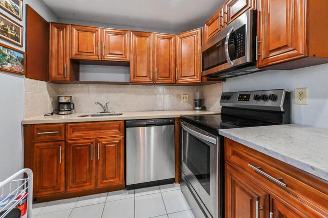 104 Saxony C, Condo with 2 bedrooms, 2 bathrooms and null parking in Delray Beach FL | Image 11