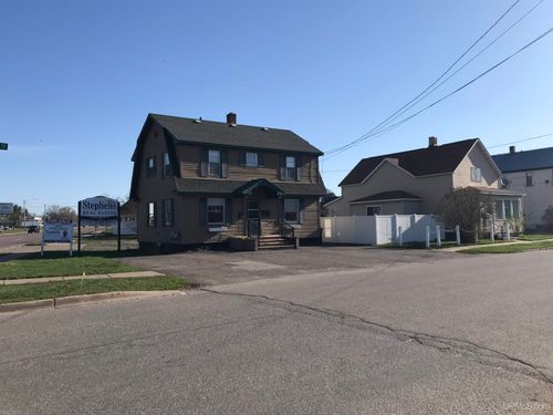 212 E Margaret Street, Iron Mountain, MI, 49801 | Card Image