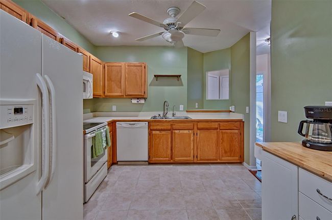 832 42 Nd Ter, Townhouse with 2 bedrooms, 3 bathrooms and null parking in GAINESVILLE FL | Image 7