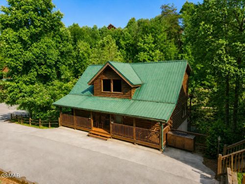 620 Chickasaw Gap Way, Pigeon Forge, TN, 37863 | Card Image