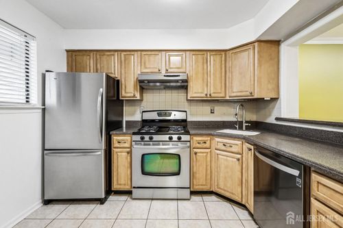 20 Palm Ct, Edison, NJ, 08820-4309 | Card Image