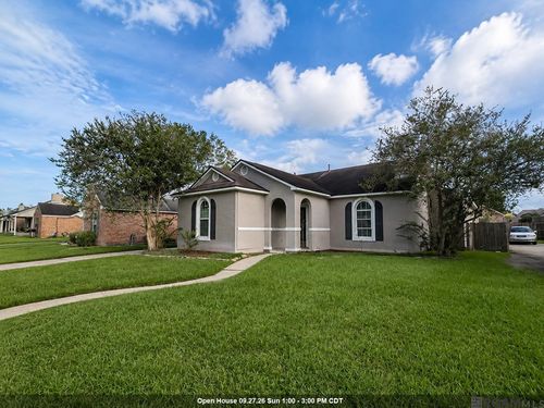 15430 Woodlore Dr, Baton Rouge, LA, 70816-1562 | Card Image