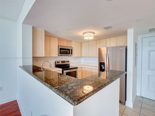 apt-715-3000 Coral Way, Miami, FL, 33145-3236 | Card Image