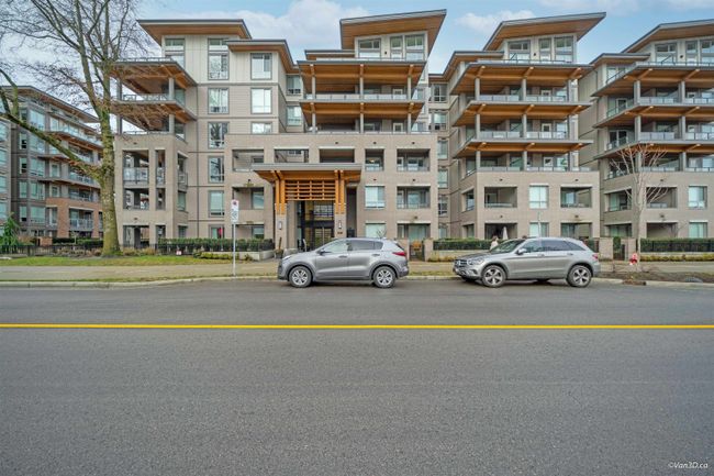 605 - 7169 14 Th Avenue, Condo with 3 bedrooms, 2 bathrooms and 2 parking in Burnaby BC | Image 1
