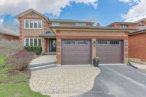 250 Hemlock Dr, Stouffville, ON, L4A5A5 | Card Image