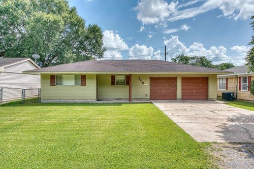 808 S 8th St, Nederland, TX, 77627-2638 | Card Image