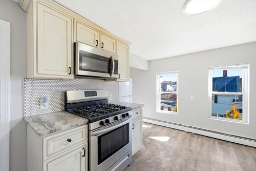 2r-29-31 Auburn Street, Everett, MA, 02149 | Card Image