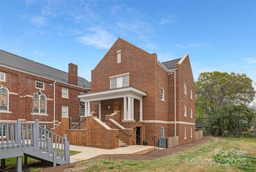 apt-2-203 Grandin Rd, Charlotte, NC, 28208-4687 | Card Image