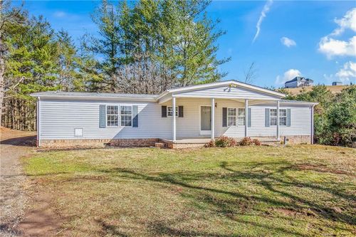 195 Old Barrett Rd, Ennice, NC, 28623-9034 | Card Image
