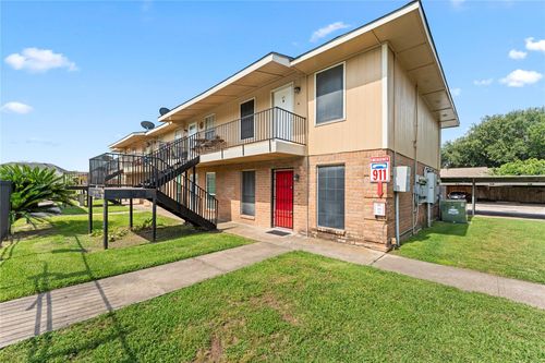 43-3316 Burke Rd, Pasadena, TX, 77504-1813 | Card Image