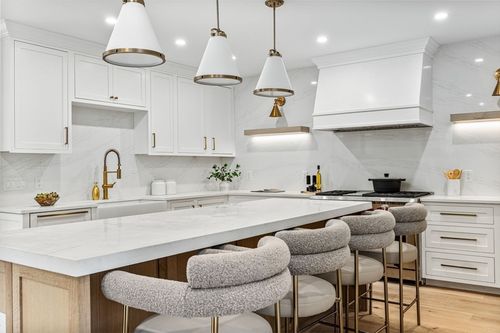 5 Field St, Cambridge, MA, 02138-1230 | Card Image