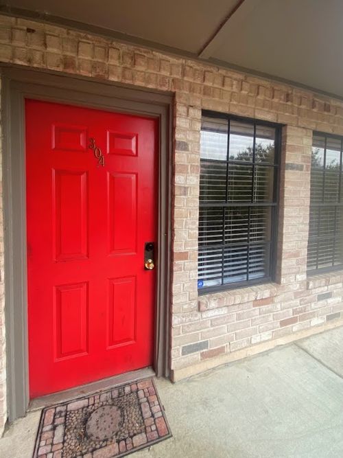 apt-304-2216 San Gabriel St, Austin, TX, 78705-5034 | Card Image