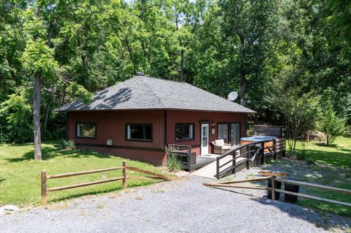 123 Fishermans Ln, LURAY, VA, 22835-2683 | Card Image