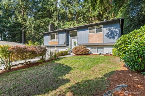 4605 89th Ave W, University Place, WA, 98466-1923 | Card Image