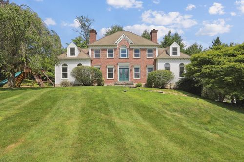 6 Society Hill Rd, Danbury, CT, 06811-2910 | Card Image