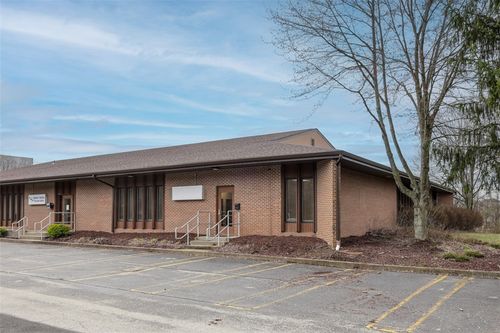 8800 Barnes Lake Rd, North Huntingdon, PA, 15642-3177 | Card Image