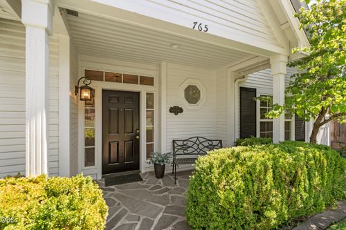 765 Laurel Lane, Jacksonville, OR, 97530 | Card Image
