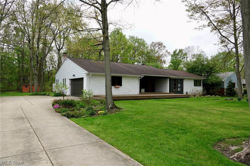 6842 Metro Park Dr, Mayfield Village, OH, 44143-1513 | Card Image