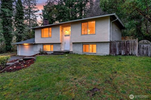 28 Madrona Pl, Dupont, WA, 98327-9513 | Card Image
