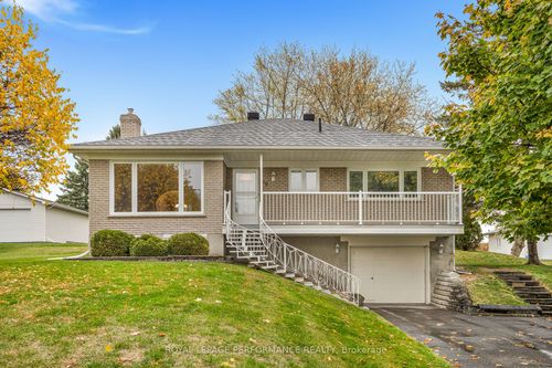 99 John St, L'orignal, ON, K0B1K0 | Card Image