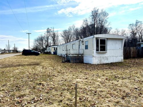 504 Locust St, Howard City, MI, 49329-9436 | Card Image