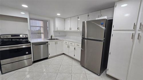 525-600 Parkview Dr, Hallandale Beach, FL, 33009-2972 | Card Image