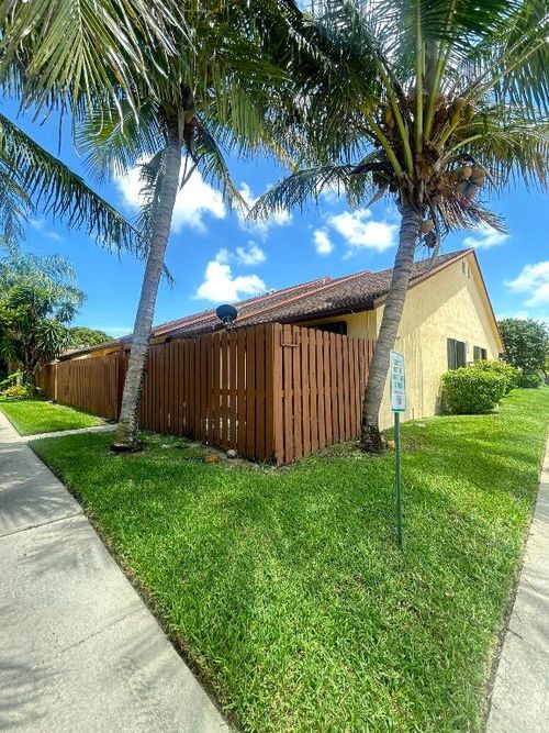 391 Springdale Circle, Palm Springs, FL, 33461 | Card Image