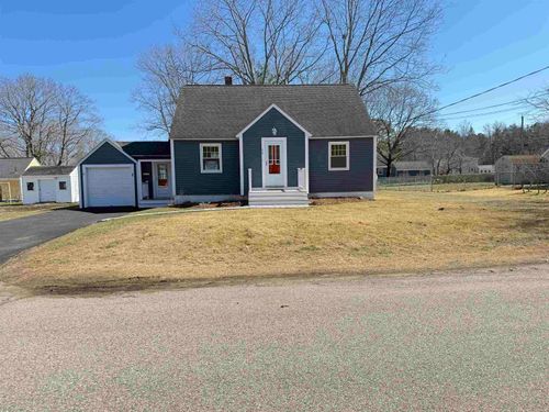 20 Doris Ave, Portsmouth, NH, 03801-4716 | Card Image