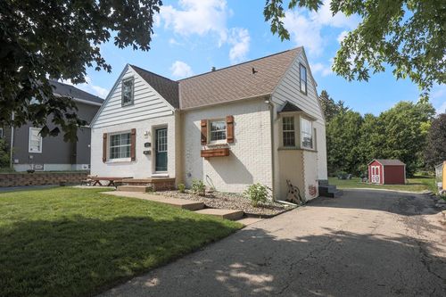 626 Union Street, Hartford, WI, 53027 | Card Image
