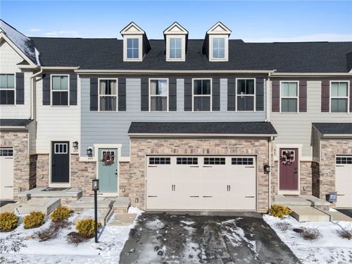 6003 Kapalua Ln, Jeannette, PA, 15644-1205 | Card Image