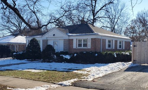 2049 Magnolia Rd, Homewood, IL, 60430-1033 | Card Image