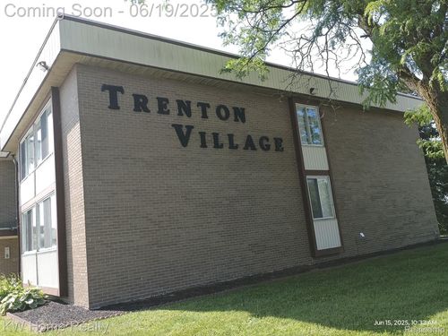 apt-204-3901 Fort St, Trenton, MI, 48183-4101 | Card Image
