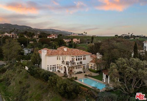6015 Galahad Rd, MALIBU, CA, 90265-4030 | Card Image