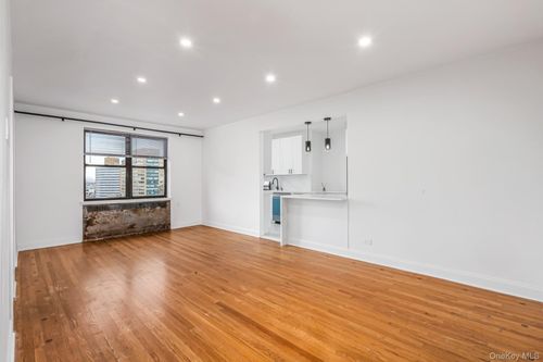 apt-6l-9876 Queens Blvd, Rego Park, NY, 11374-4384 | Card Image