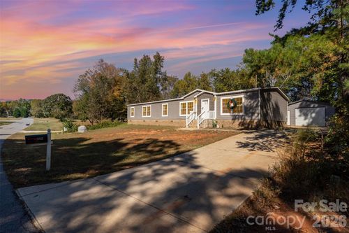 5843 Dachshund St, Iron Station, NC, 28080-6746 | Card Image