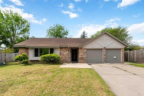 9739 Philmont Dr, Houston, TX, 77080-1235 | Card Image