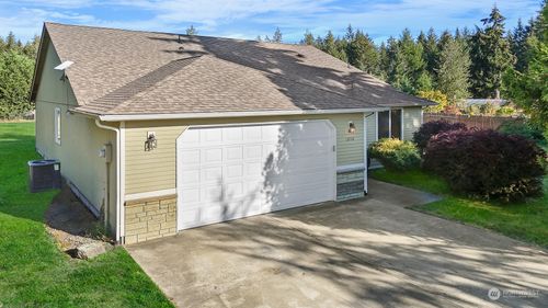 10110 131st Lane Se, Rainier, WA, 98576 | Card Image