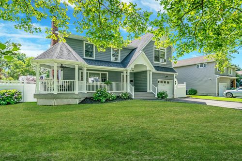 12 Sycamore St, Huntingtn Sta, NY, 11747-1618 | Card Image