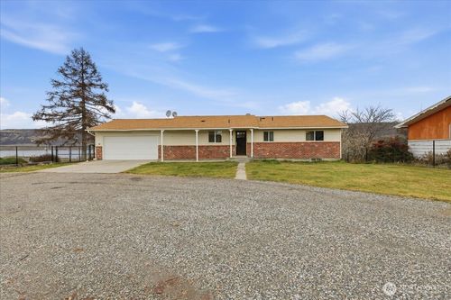 216 Sandy Ln, Electric City, WA, 99123-5154 | Card Image