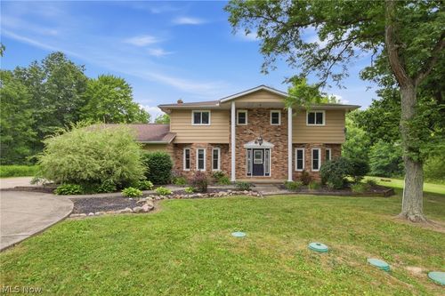 11425 Peachtree Dr, Chesterland, OH, 44026-1524 | Card Image