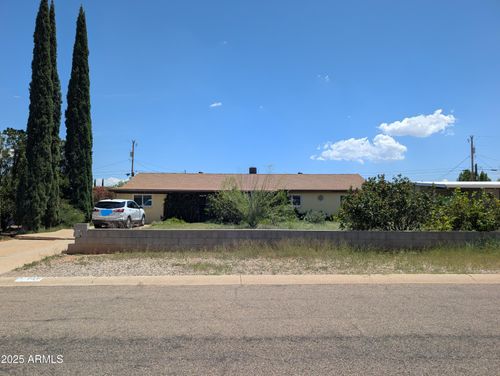 224 E James Dr, Sierra Vista, AZ, 85635-1114 | Card Image