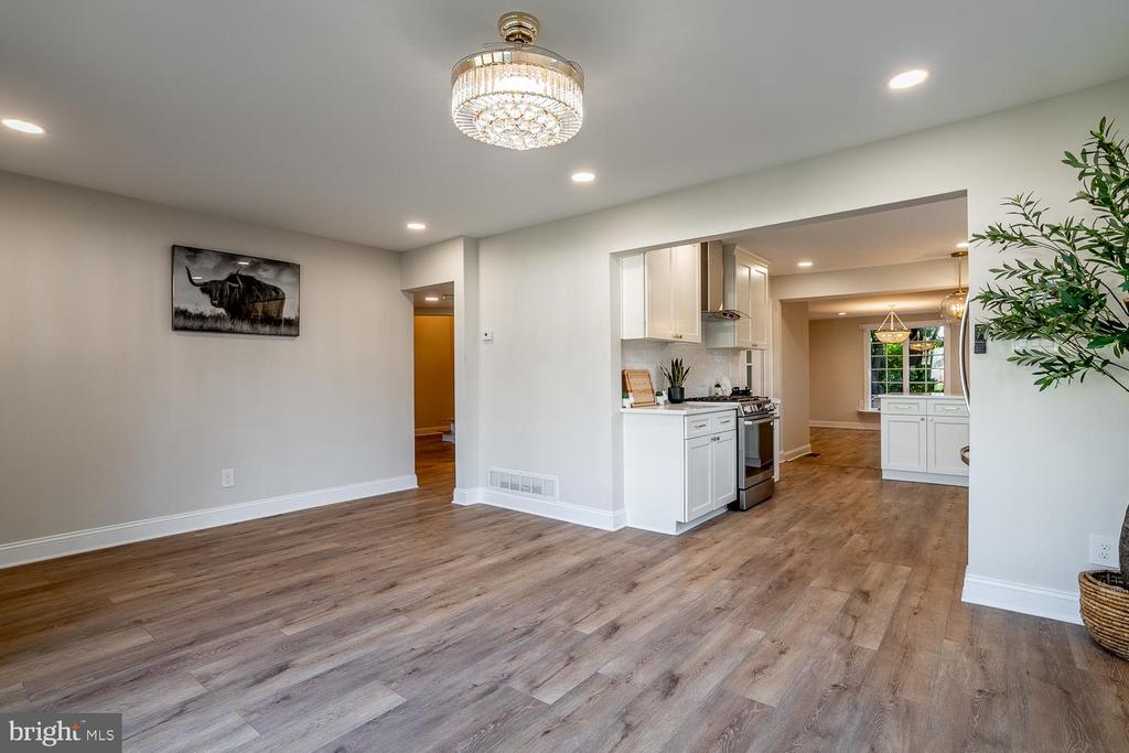 Residential in MAPLE SHADE 3