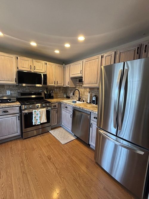 apt-12-47 Edgelawn Ave, North Andover, MA, 01845-4402 | Card Image