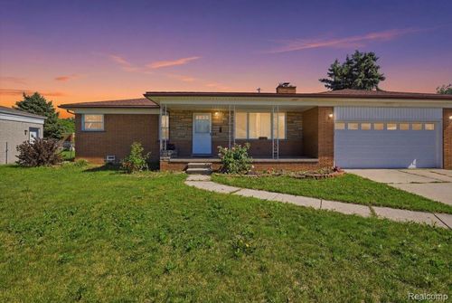 8565 Potomac, Center Line, MI, 48015-1625 | Card Image