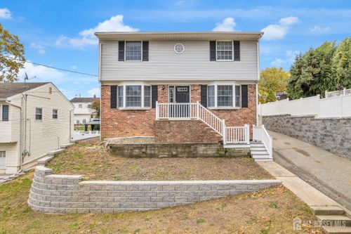 523 Lefferts St, South Amboy, NJ, 08879-1516 | Card Image