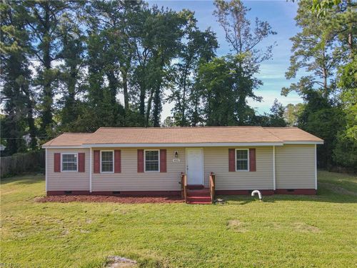 4001 Seaford Rd, Seaford, VA, 23696-2654 | Card Image